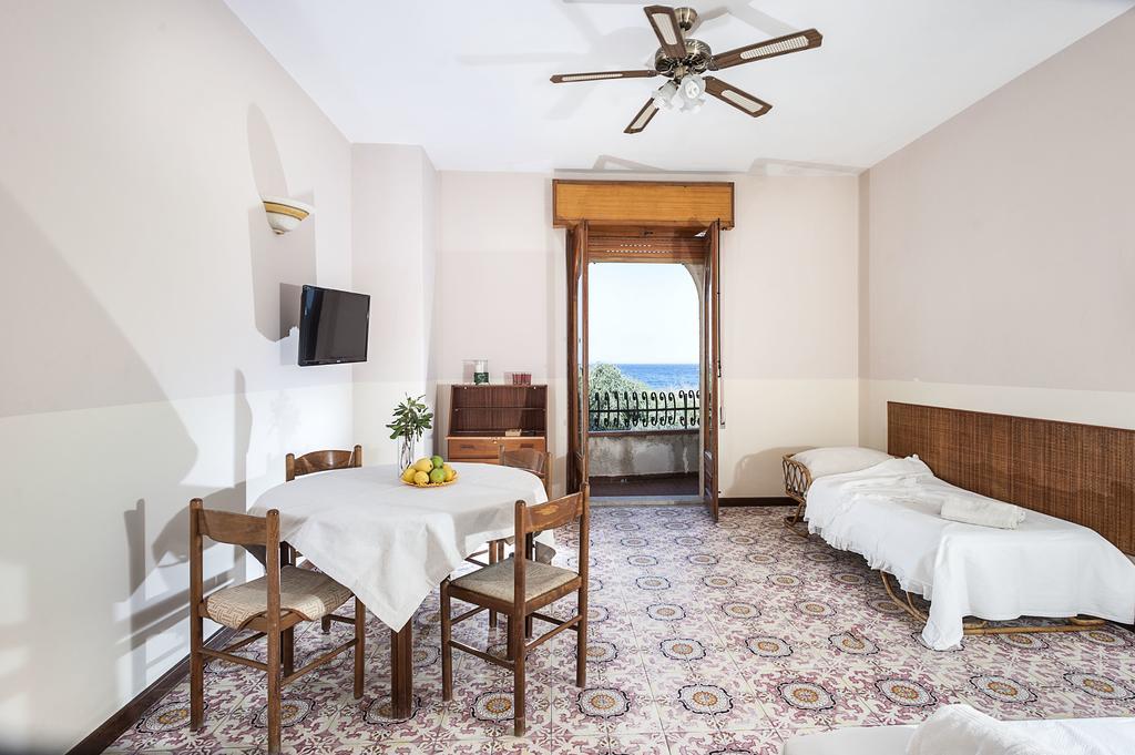 Residence Villa Liliana Giardini Naxos Dış mekan fotoğraf