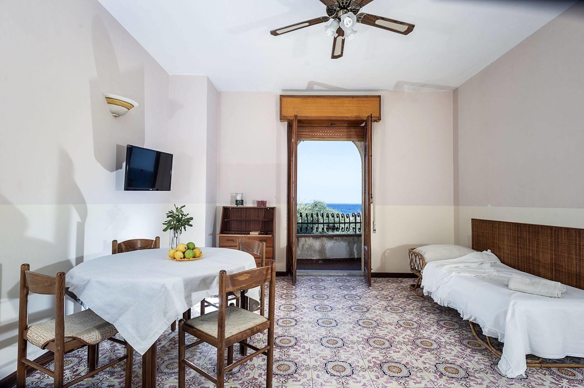 Residence Villa Liliana Giardini Naxos Dış mekan fotoğraf